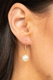 Sensational Showstopper - Gold Paparazzi Emerald Cut Bubbly Pearl Bead Necklace