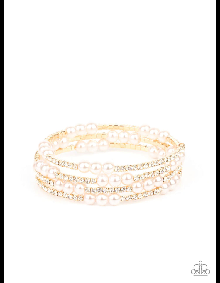 Hollywood Hospitality - Gold  and Pearl’s Paparazzi Bracelet