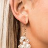 Flawless ~ 2022 ~ Paparazzi Zi Collection Imperfect Iridescence White Pearls Necklace